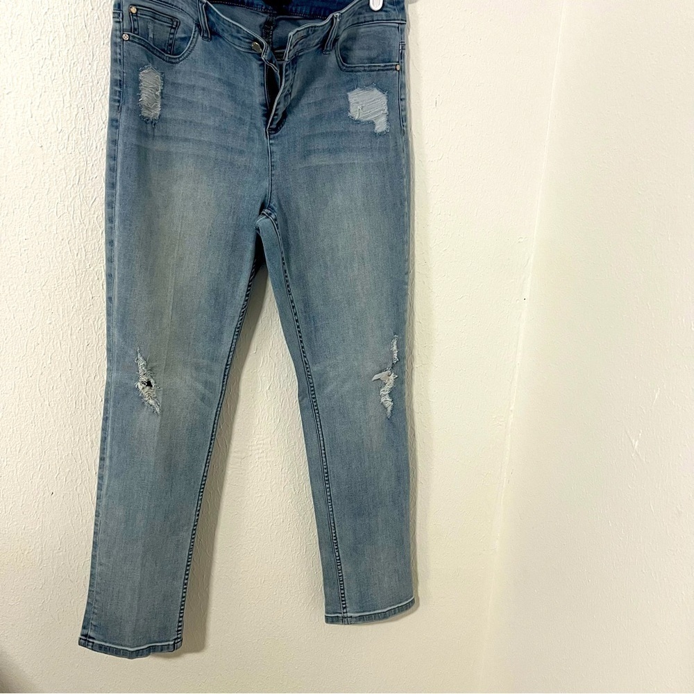 Black Label By Chico’s Women’s Light Wash Distressed Jeans Size 1 Us Small (8)
